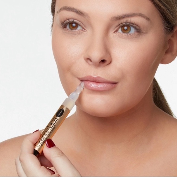 GrandeLips Lip Plumper, Stila XXX Magnum Mascara, Smashbox Super Fan Mascara - Picture 2 of 11